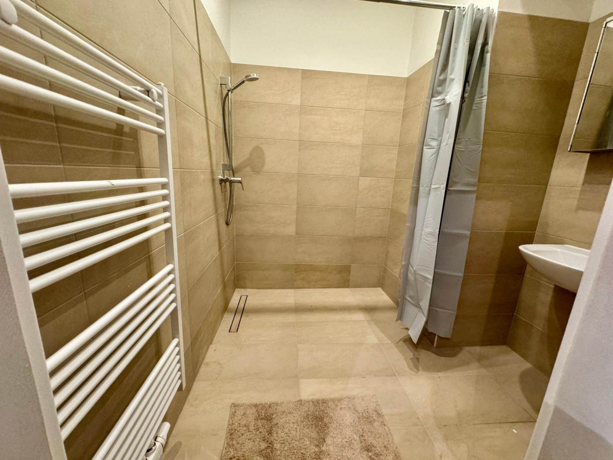 Spacious Apartment - 15 Min To Center Viena Exterior foto